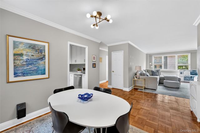 240 Garth Road 4H2, Scarsdale, NY 10583