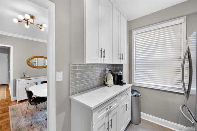 240 Garth Road 4H2, Scarsdale, NY 10583