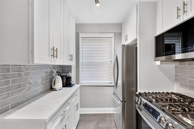 240 Garth Road 4H2, Scarsdale, NY 10583
