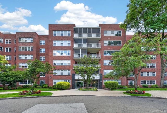 240 Garth Road 4H2, Scarsdale, NY 10583