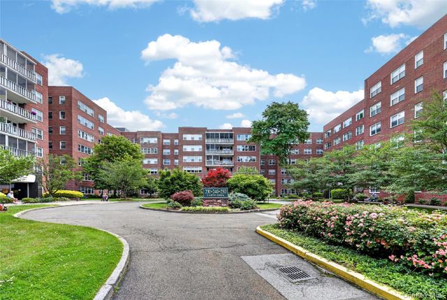 240 Garth Road 4H2, Scarsdale, NY 10583
