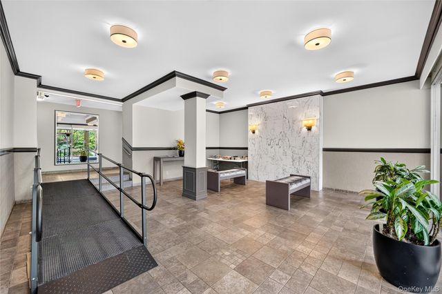 240 Garth Road 4H2, Scarsdale, NY 10583