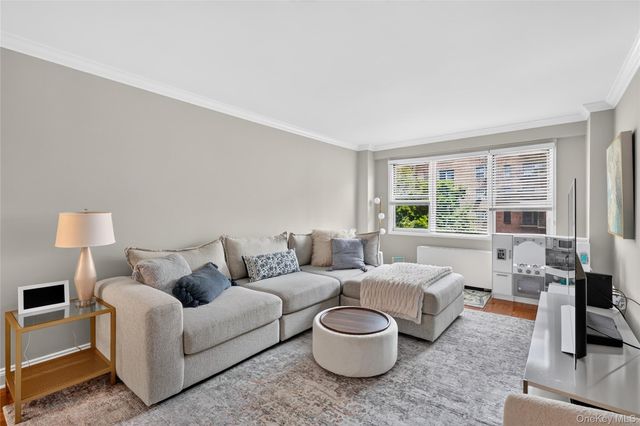 240 Garth Road 4H2, Scarsdale, NY 10583