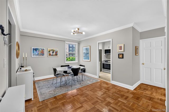 240 Garth Road 4H2, Scarsdale, NY 10583