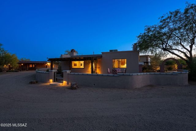 17300 S Camino Cartagena, Sahuarita, AZ 85629