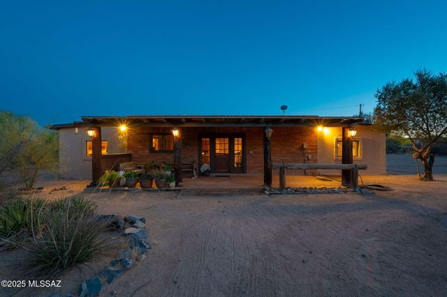 17300 S Camino Cartagena, Sahuarita, AZ 85629