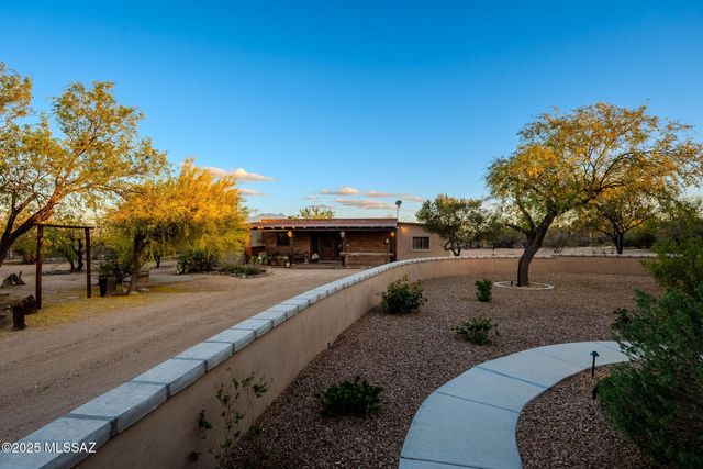 17300 S Camino Cartagena, Sahuarita, AZ 85629