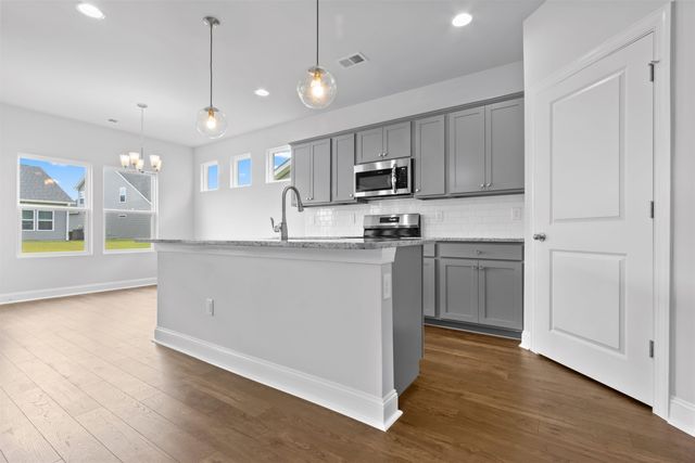 1139 NW Forest Bend Dr NW, Calabash, NC 28467