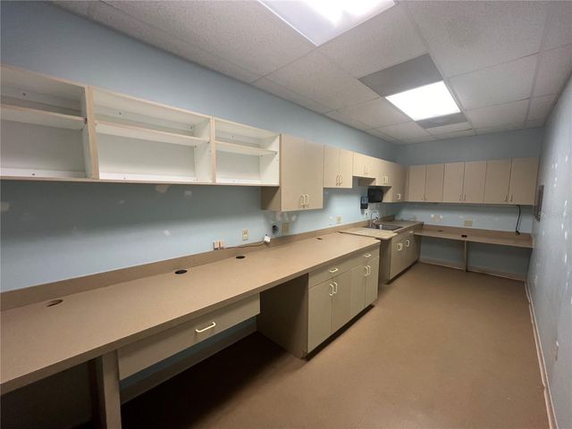 2111 W SWANN AVENUE, Tampa, FL 33606