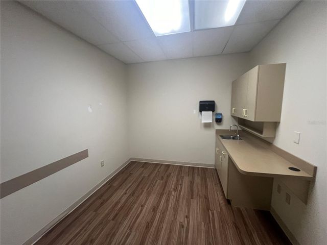 2111 W SWANN AVENUE, Tampa, FL 33606