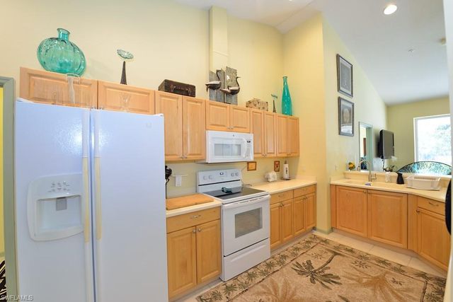 8125 Celeste DR 5216, Naples, FL 34113