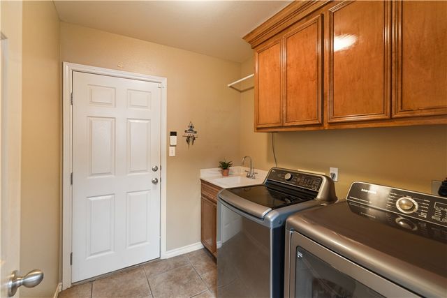 14421 Red River Dr, Corpus Christi, TX 78410