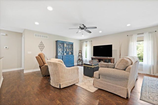 63004 250TH Street, Glenwood, IA 51534