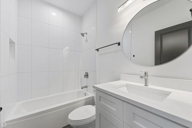 861 E 63rd Place 1, Chicago, IL 60637