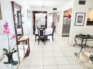 9061 Sunrise Lakes Blvd 102, Sunrise, FL 33322