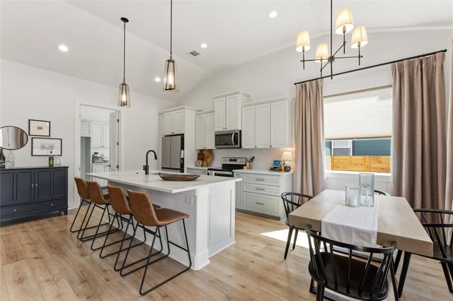 32 Acacia DR, Wimberley, TX 78676