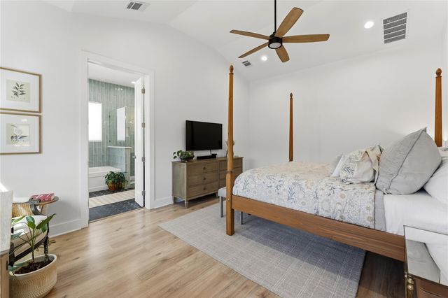 32 Acacia DR, Wimberley, TX 78676