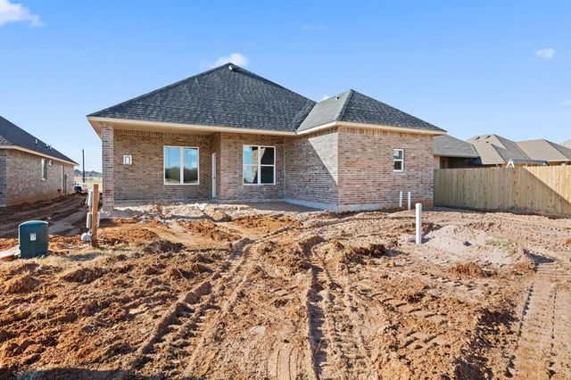 5104 Misty Wood Lane, Mustang, OK 73064