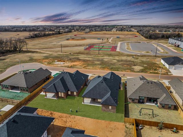 5104 Misty Wood Lane, Mustang, OK 73064