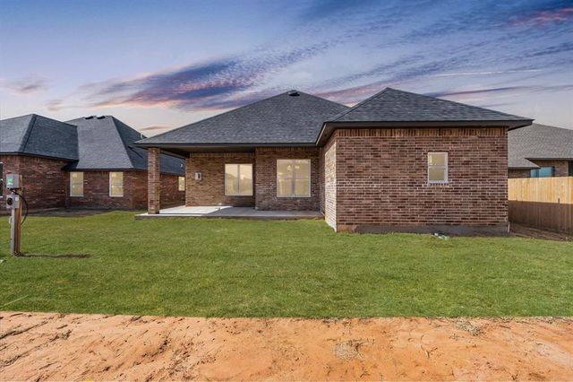 5104 Misty Wood Lane, Mustang, OK 73064