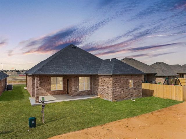 5104 Misty Wood Lane, Mustang, OK 73064
