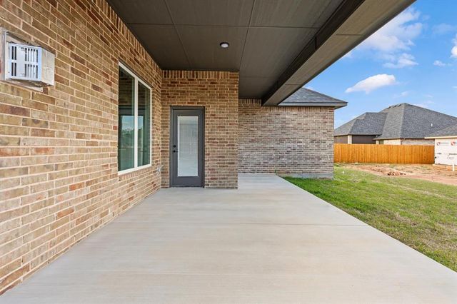 5104 Misty Wood Lane, Mustang, OK 73064
