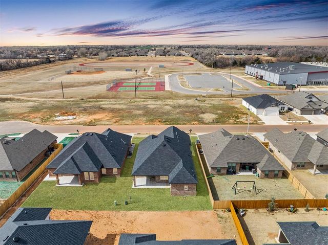5104 Misty Wood Lane, Mustang, OK 73064