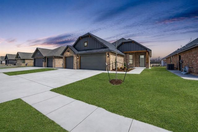5104 Misty Wood Lane, Mustang, OK 73064