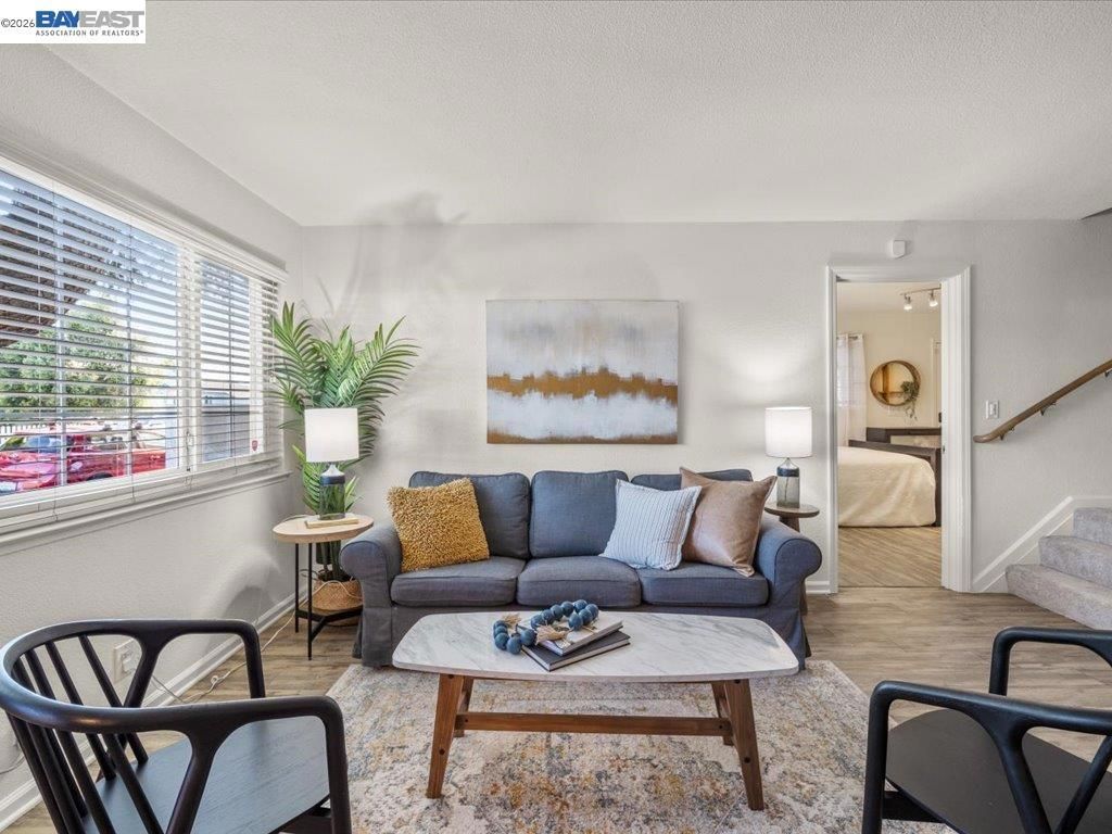 Image 2 of property listing at 700 Fargo 1, San Leandro, CA 94579