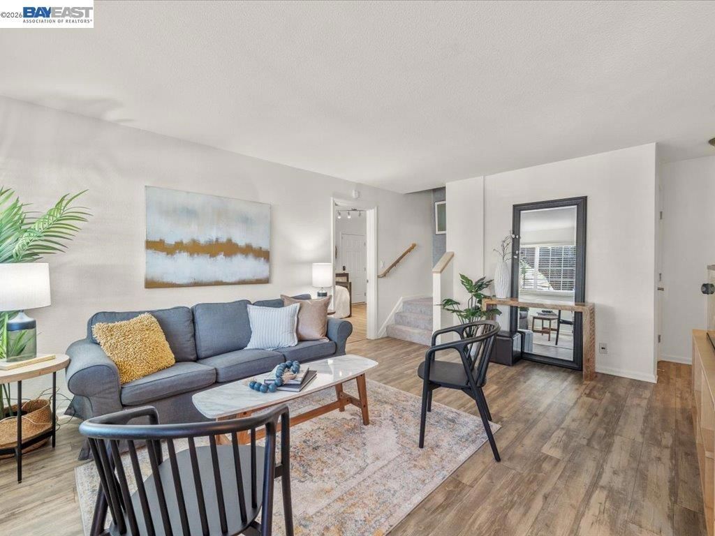 Image 4 of property listing at 700 Fargo 1, San Leandro, CA 94579