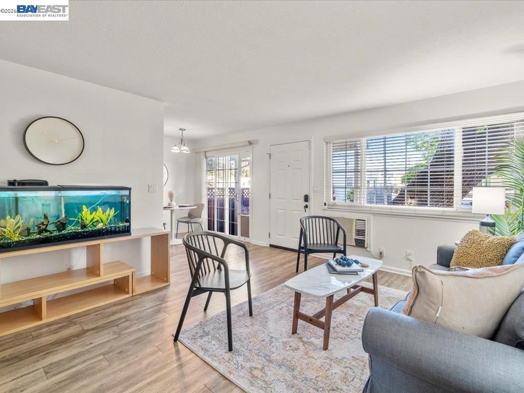 Image 5 of property listing at 700 Fargo 1, San Leandro, CA 94579