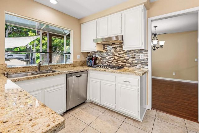 1924 Sagewood, Oceanside, CA 92056