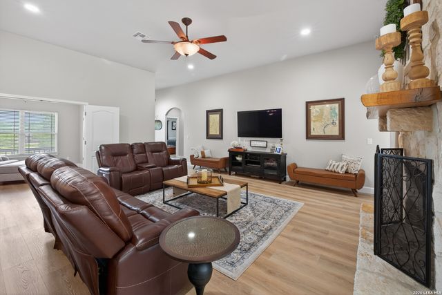 659 WINDING VW, New Braunfels, TX 78132