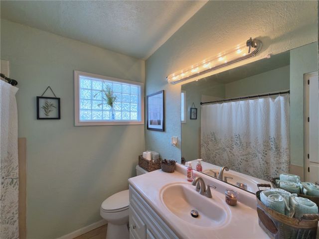 736 Santa Anita Dr, Kingsville, TX 78363