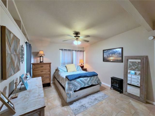 736 Santa Anita Dr, Kingsville, TX 78363