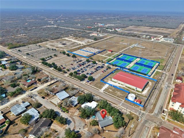 736 Santa Anita Dr, Kingsville, TX 78363