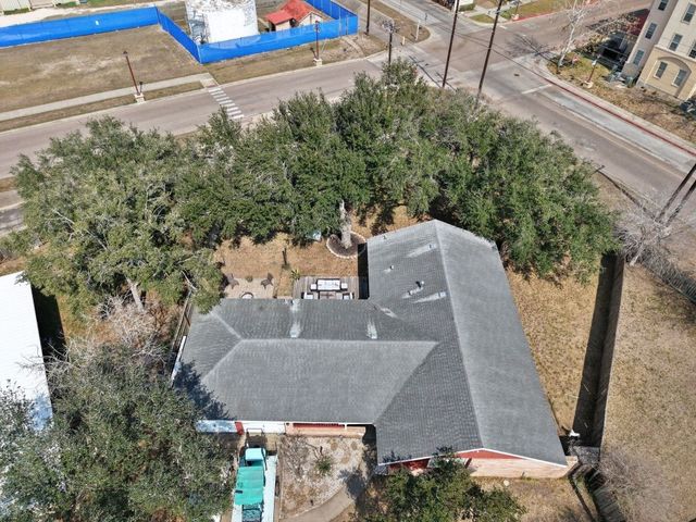 736 Santa Anita Dr, Kingsville, TX 78363