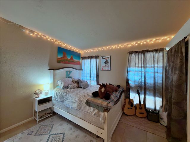 736 Santa Anita Dr, Kingsville, TX 78363