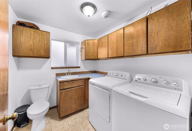 1684 Brookwood Drive, Ferndale, WA 98248