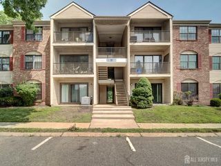 380 Lancaster Court, Piscataway, NJ 08854