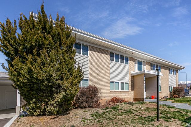 2324 W CHATEAU DR, Roy, UT 84067