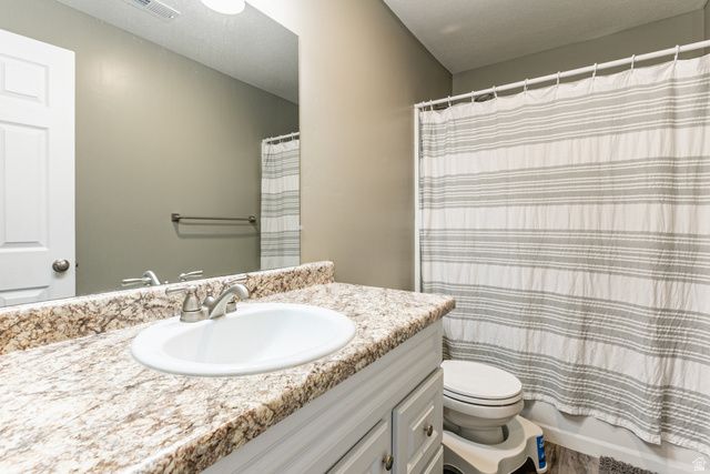 2324 W CHATEAU DR, Roy, UT 84067