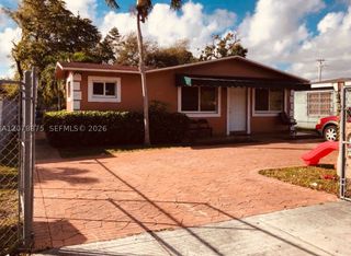2272 NW 66th St, Miami, FL 33147