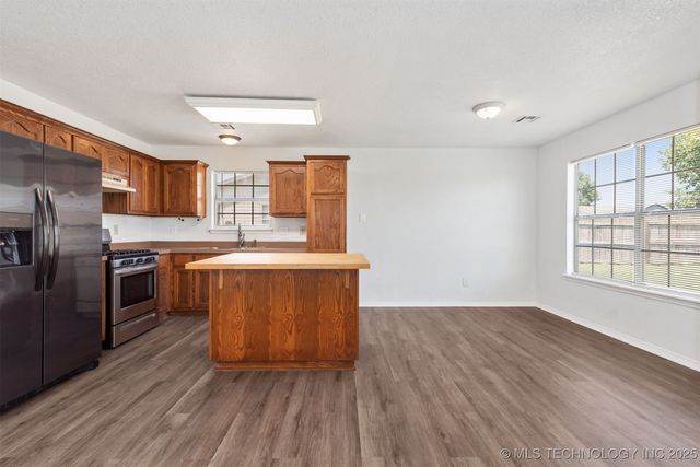 11225 S 275th East Avenue, Coweta, OK 74429