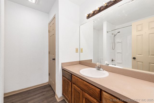 11225 S 275th East Avenue, Coweta, OK 74429