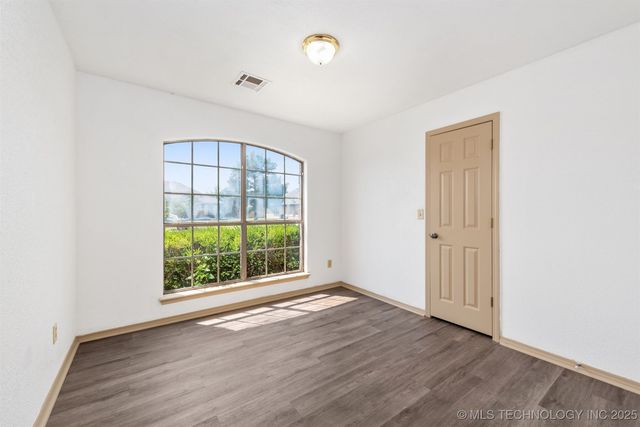 11225 S 275th East Avenue, Coweta, OK 74429