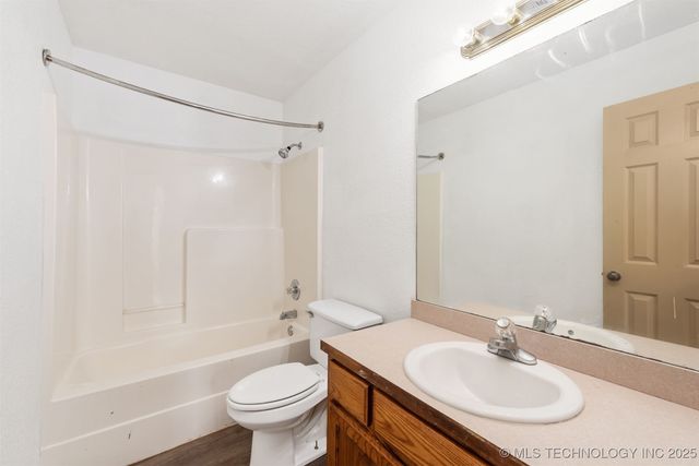 11225 S 275th East Avenue, Coweta, OK 74429