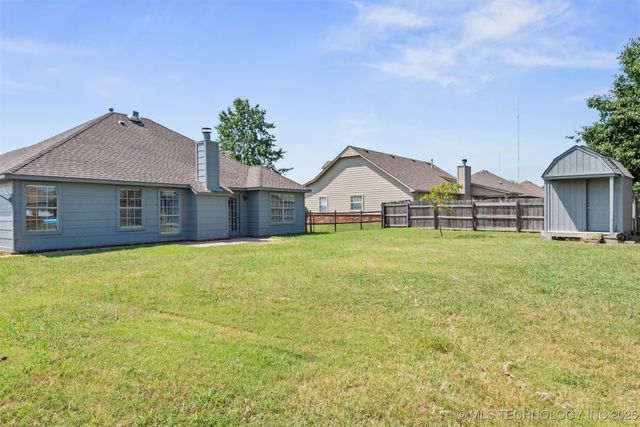 11225 S 275th East Avenue, Coweta, OK 74429