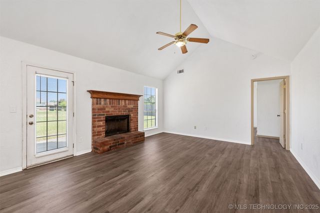 11225 S 275th East Avenue, Coweta, OK 74429