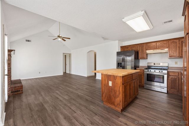 11225 S 275th East Avenue, Coweta, OK 74429